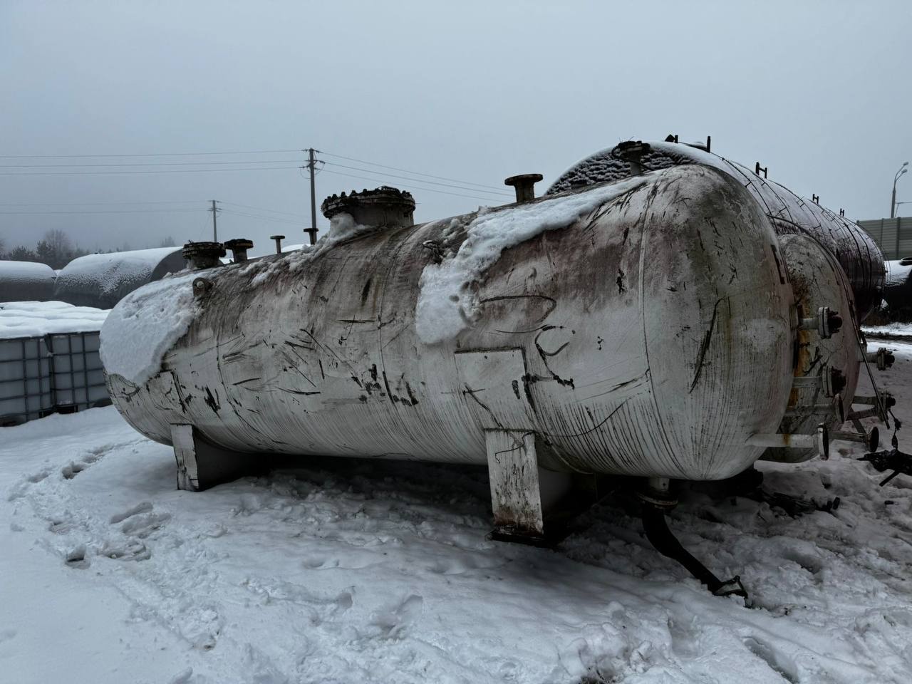 Резервуар на трале с оформленной доставкой